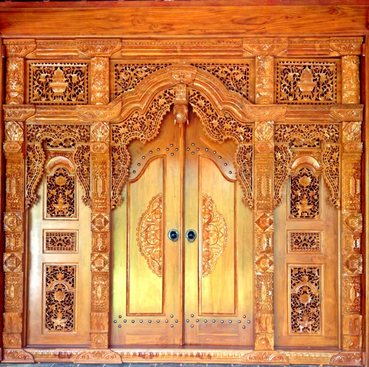 gebyok jawa 4 Gebyok Jawa Sekar Lara - Image 1